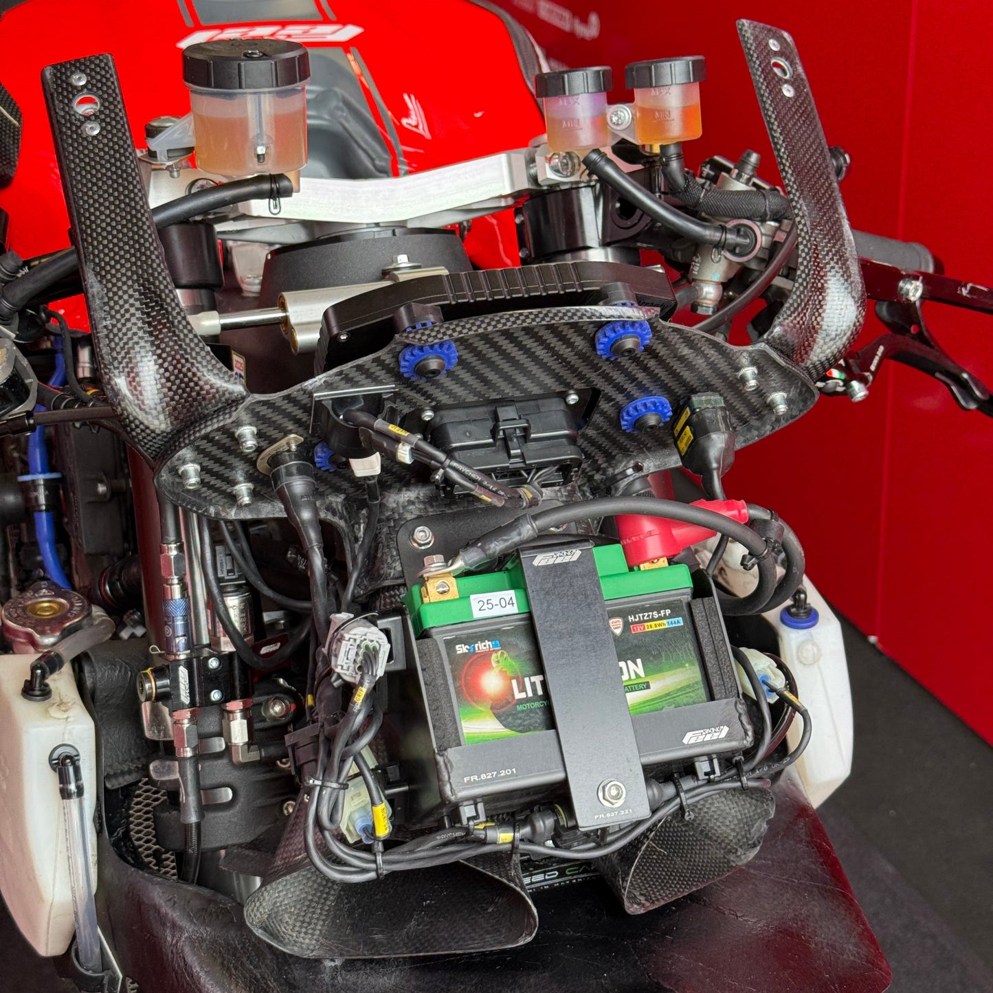 KIT TELAIETTO ANTERIORE CABONIO - FR.495.112.C