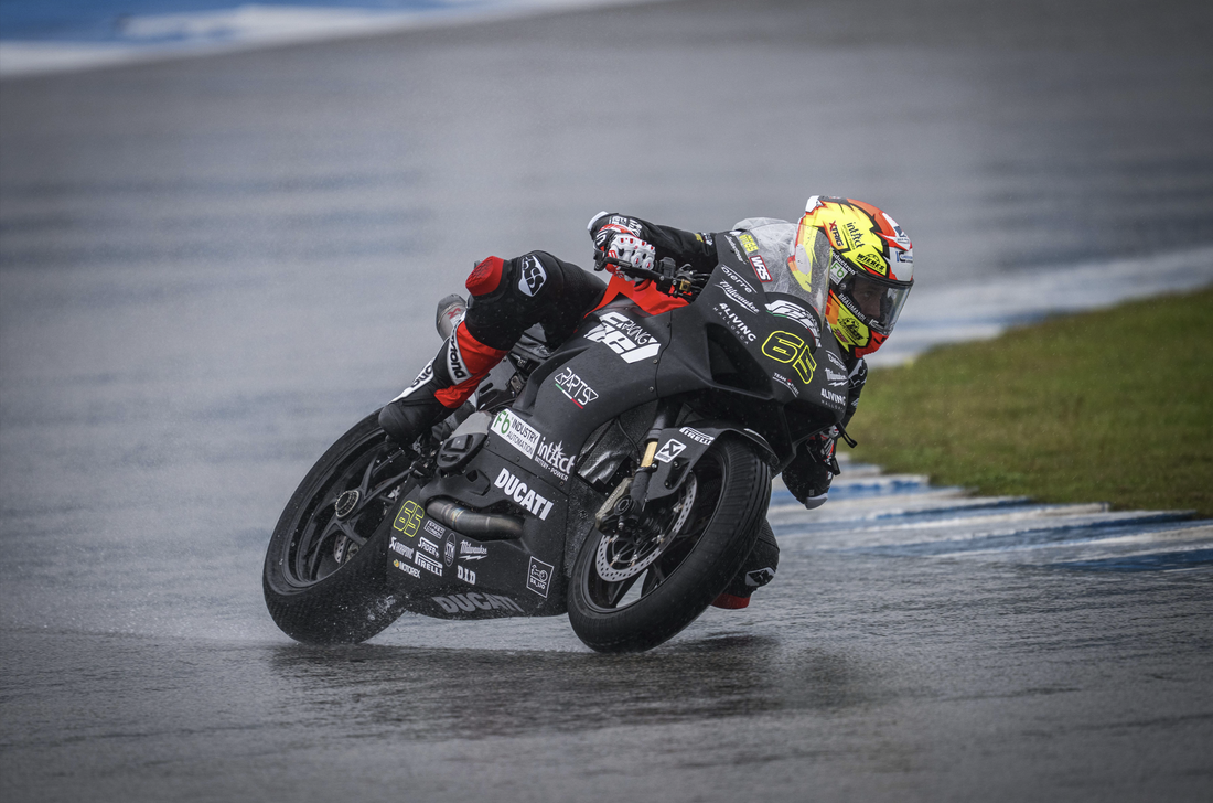 Prime attività del 2026 per il  Feel Racing WorldSSP Team: a Jerez, Öttl completa 54 giri nonostante le condizioni meteo molto variabili.