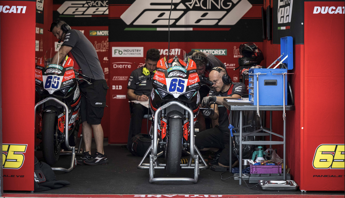 Öttl convince nei test ufficiali di Phillip Island: top 3 in ogni sessione, fermato solo dalla pioggia