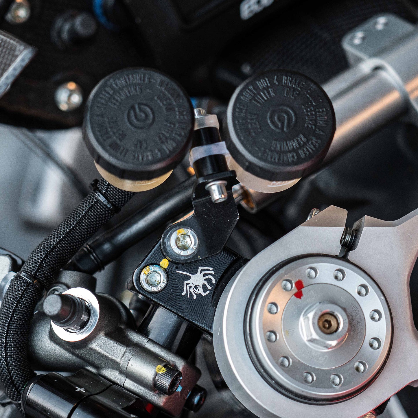 SUPPORTI VASCHETTE FLUIDI FRENO - FR.08.KIT