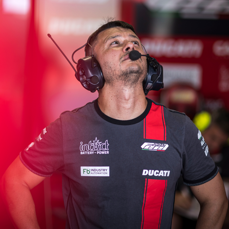 T-SHIRT UFFICIALE TEAM 2025